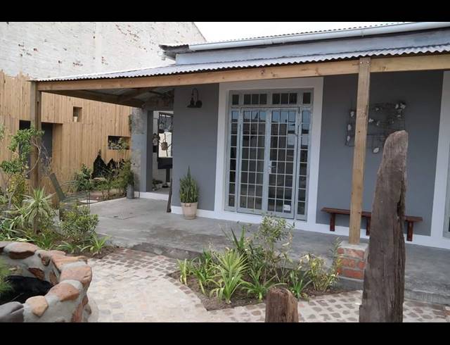 48M² RETAIL RENTED IN PAARDEN EILAND